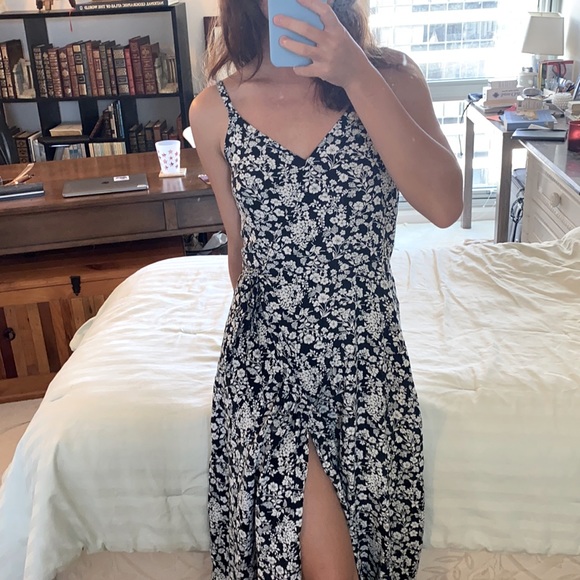 Hollister Dresses & Skirts - Hollister floral wrap dress - size S